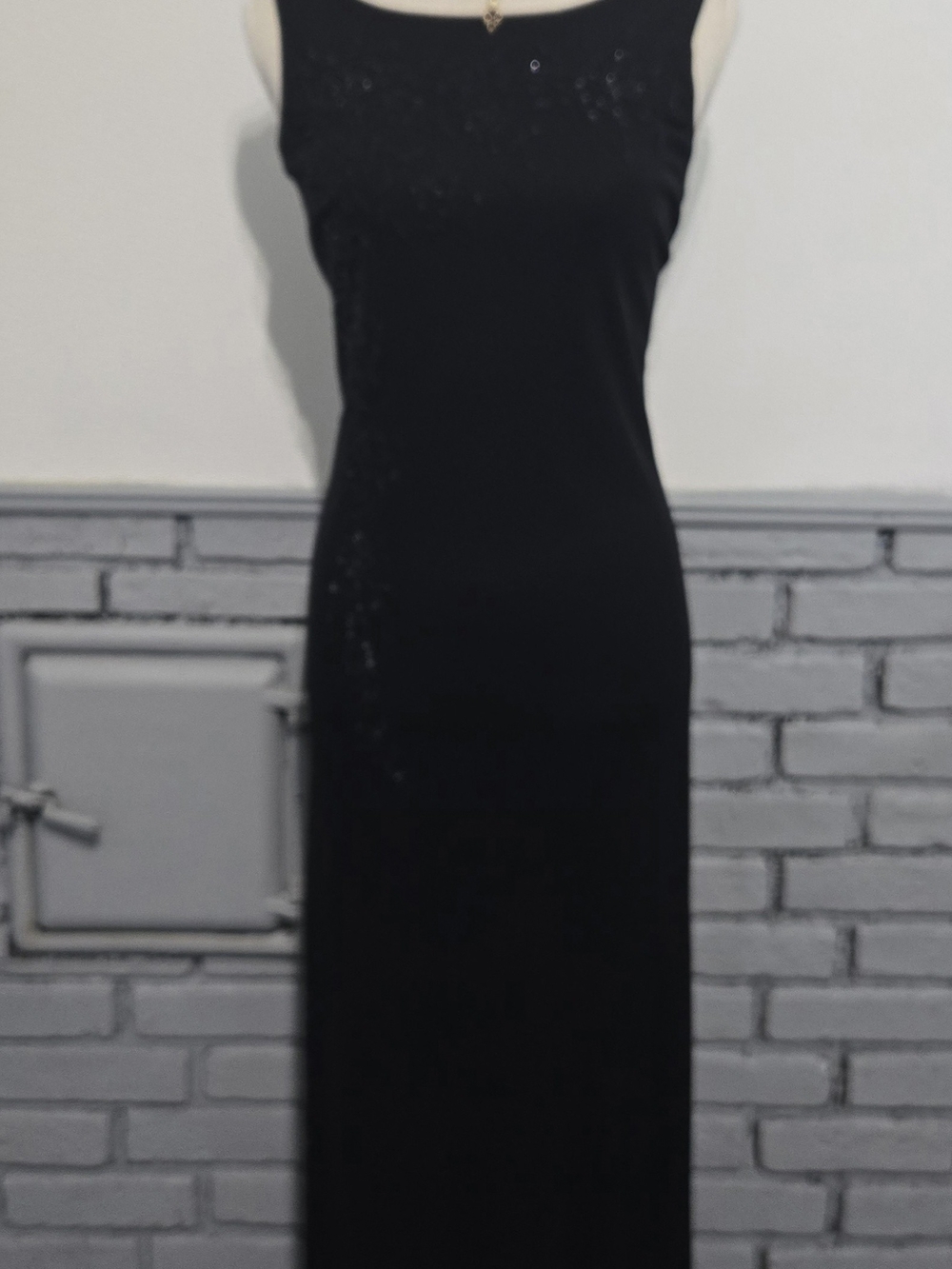 Byer California Black Sleeveless Maxi Dress with Subtle Sequins